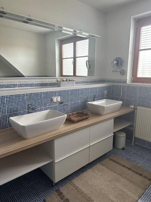 Freundliche Wohnung Naehe Weinstrasse Fuer 5 Personen Wagna Buitenkant foto